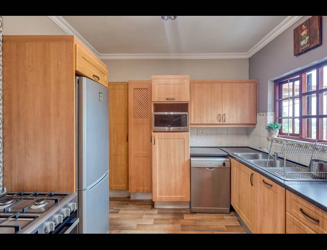 5 BEDROOM HOUSE FOR SALE IN NAHOON